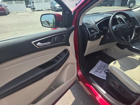 Used 2020 Ford Edge Titanium FWD image 6