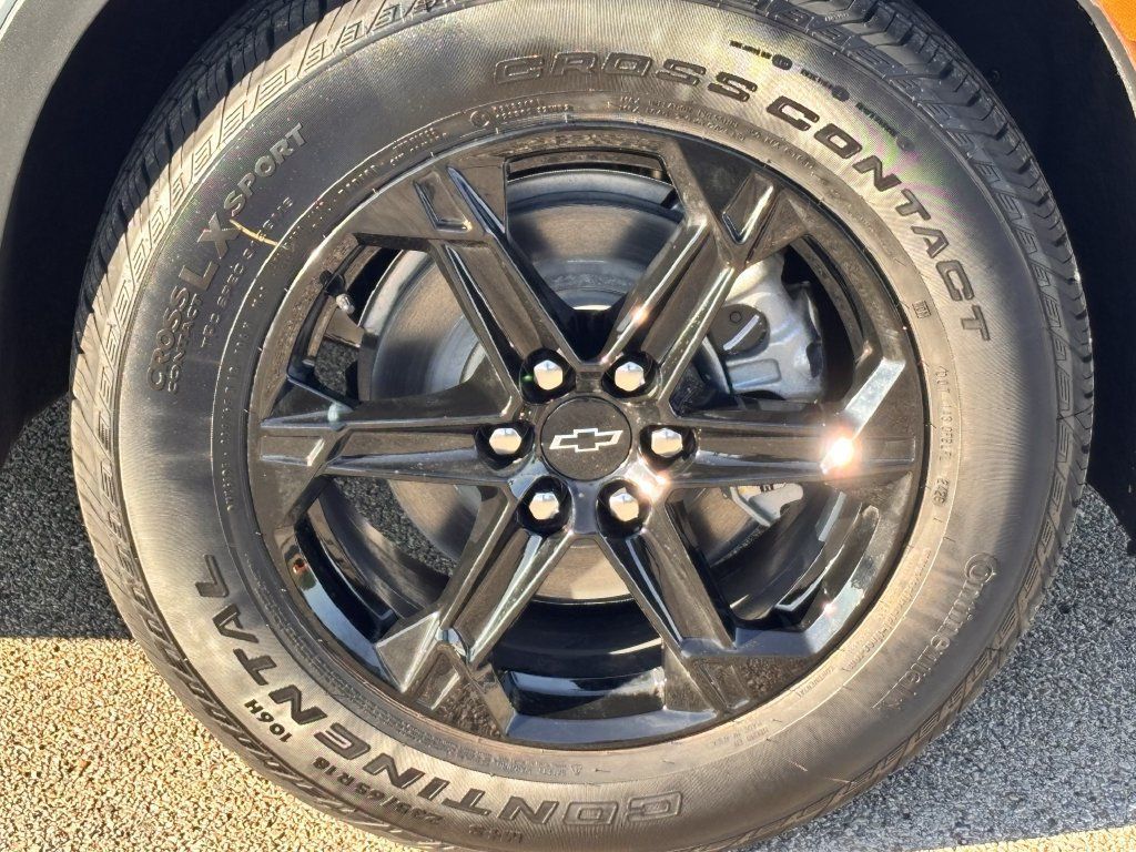 New 2026 Chevrolet Blazer LT w/ Convenience Package FWD image 3