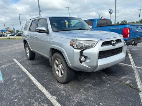 Used 2018 Toyota 4Runner SR5 Premium RWD image 5