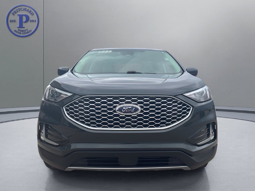 Used 2023 Ford Edge SEL w/ Convenience Package AWD/4WD image 2