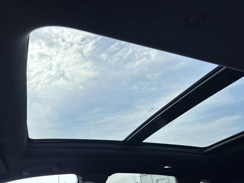 Used 2023 Cadillac XT5 Premium Luxury image 3