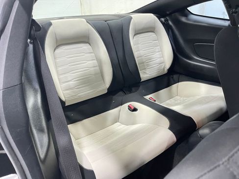 Used 2015 Ford Mustang GT image 30