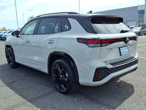 New 2026 Volkswagen Tiguan SE R-Line image 2