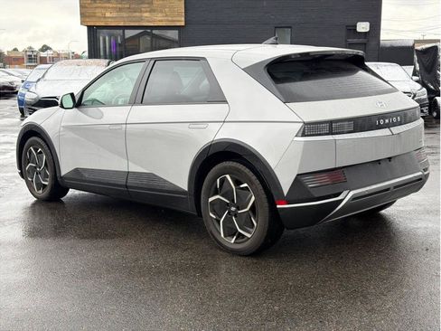 Used 2024 Hyundai Ioniq 5 SEL image 2