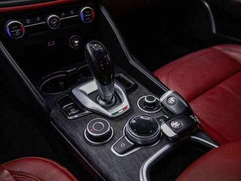 Used 2020 Alfa Romeo Giulia w/ Nero Edizione image 33