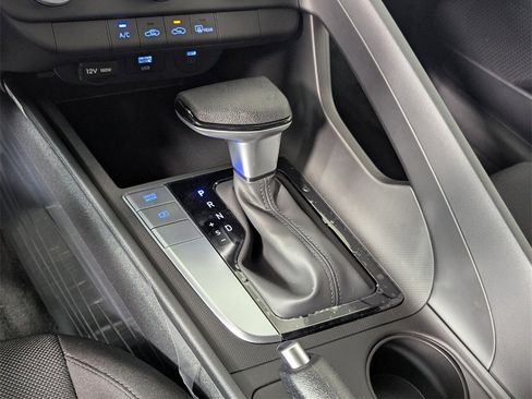 Certified 2025 Hyundai Elantra SE image 23