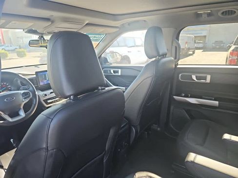 Used 2023 Ford Explorer XLT w/ Equipment Group 202A RWD image 12