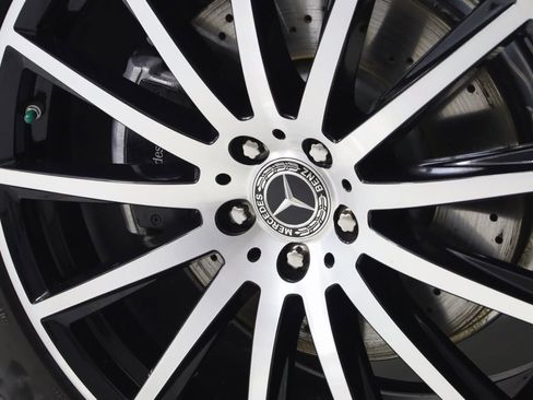 Used 2024 Mercedes-Benz GLS 580 4MATIC image 20