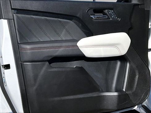 Used 2024 GMC Canyon AT4X image 21