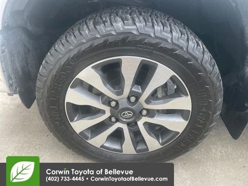 Used 2019 Toyota Tundra Limited w/ Limited Premium Package image 18