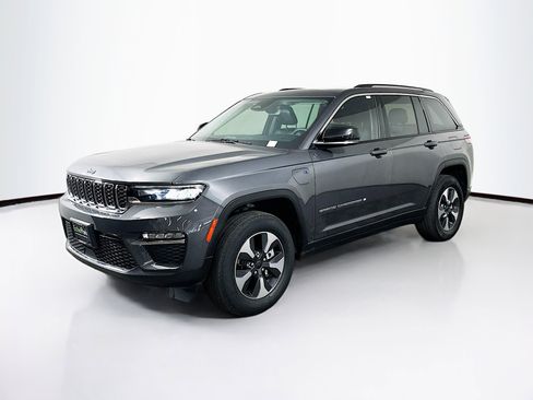 Used 2022 Jeep Grand Cherokee Limited 4xe image 3
