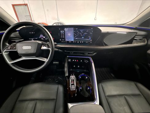 Certified 2025 Audi Q5 Premium AWD/4WD image 16
