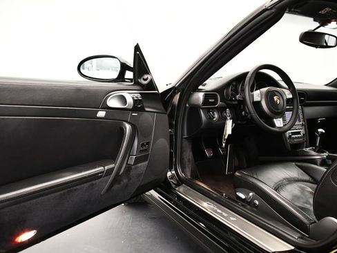 Used 2008 Porsche 911 Carrera 4 image 32