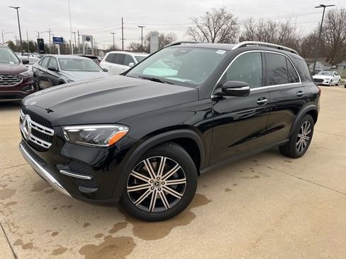 Used 2025 Mercedes-Benz GLE 450e 4MATIC image 3