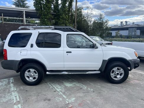 Used 2000 Nissan Xterra XE AWD/4WD image 6
