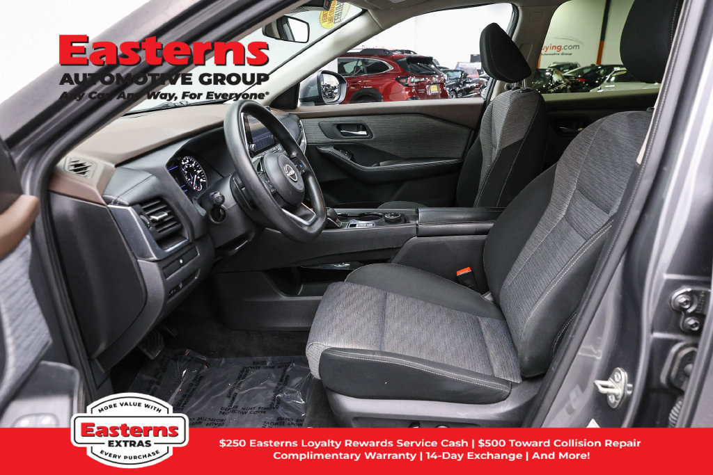 Used 2023 Nissan Rogue SV AWD/4WD image 14