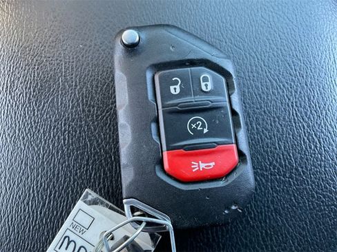 Used 2021 Jeep Wrangler Unlimited Sahara image 34