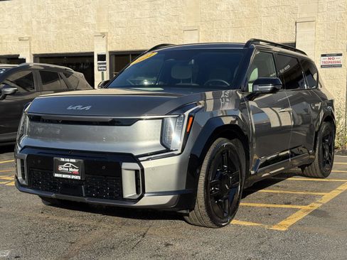 Used 2024 Kia EV9 GT-Line image 2