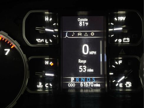 Used 2020 Toyota Tundra SR5 w/ SR5 Convenience Package AWD/4WD image 11
