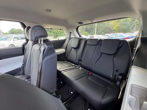 Certified 2024 Kia Carnival EX FWD image 13