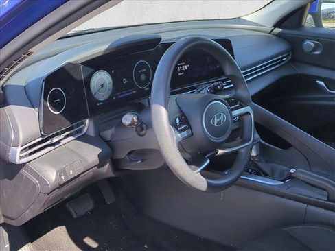 Used 2024 Hyundai Elantra SEL image 9