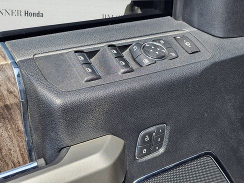 Used 2019 Ford F350 Lariat w/ Lariat Ultimate Package AWD/4WD image 16