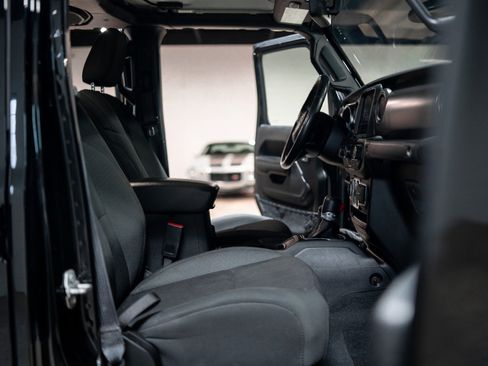 Used 2022 Jeep Gladiator Sport image 41