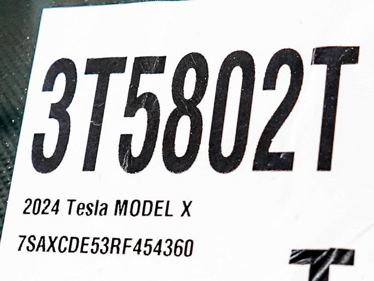 Used 2024 Tesla Model X AWD/4WD image 31