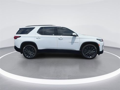 Used 2024 Chevrolet Traverse RS image 9