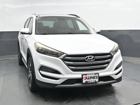 Used 2017 Hyundai Tucson Limited w/ Limited Ultimate Package 03 AWD/4WD image 4