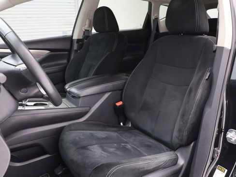 Used 2017 Nissan Murano SV w/ Visibility Package image 16