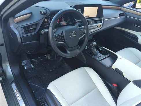 Used 2024 Lexus ES 350 w/ Premium Package image 9