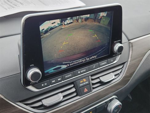 Used 2024 Nissan Altima 2.5 SV image 8