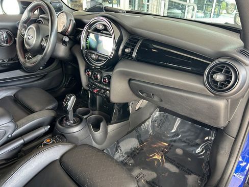 Used 2020 MINI Cooper S image 36