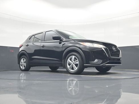 Used 2025 Nissan Kicks Play S image 18