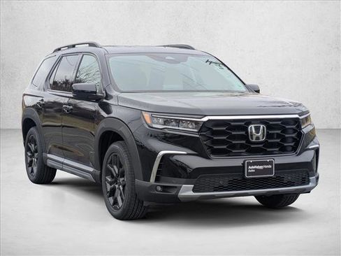 New 2025 Honda Pilot Touring image 7