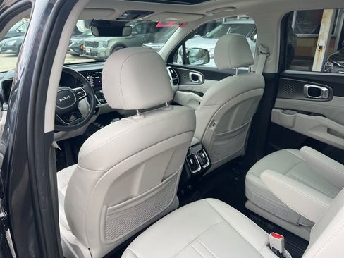 Used 2023 Kia Sorento SX image 10