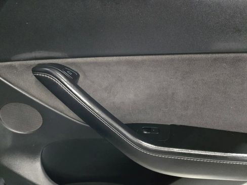 Used 2021 Tesla Model Y Long Range AWD/4WD image 8