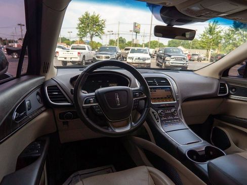 Used 2019 Lincoln Nautilus Reserve FWD image 13