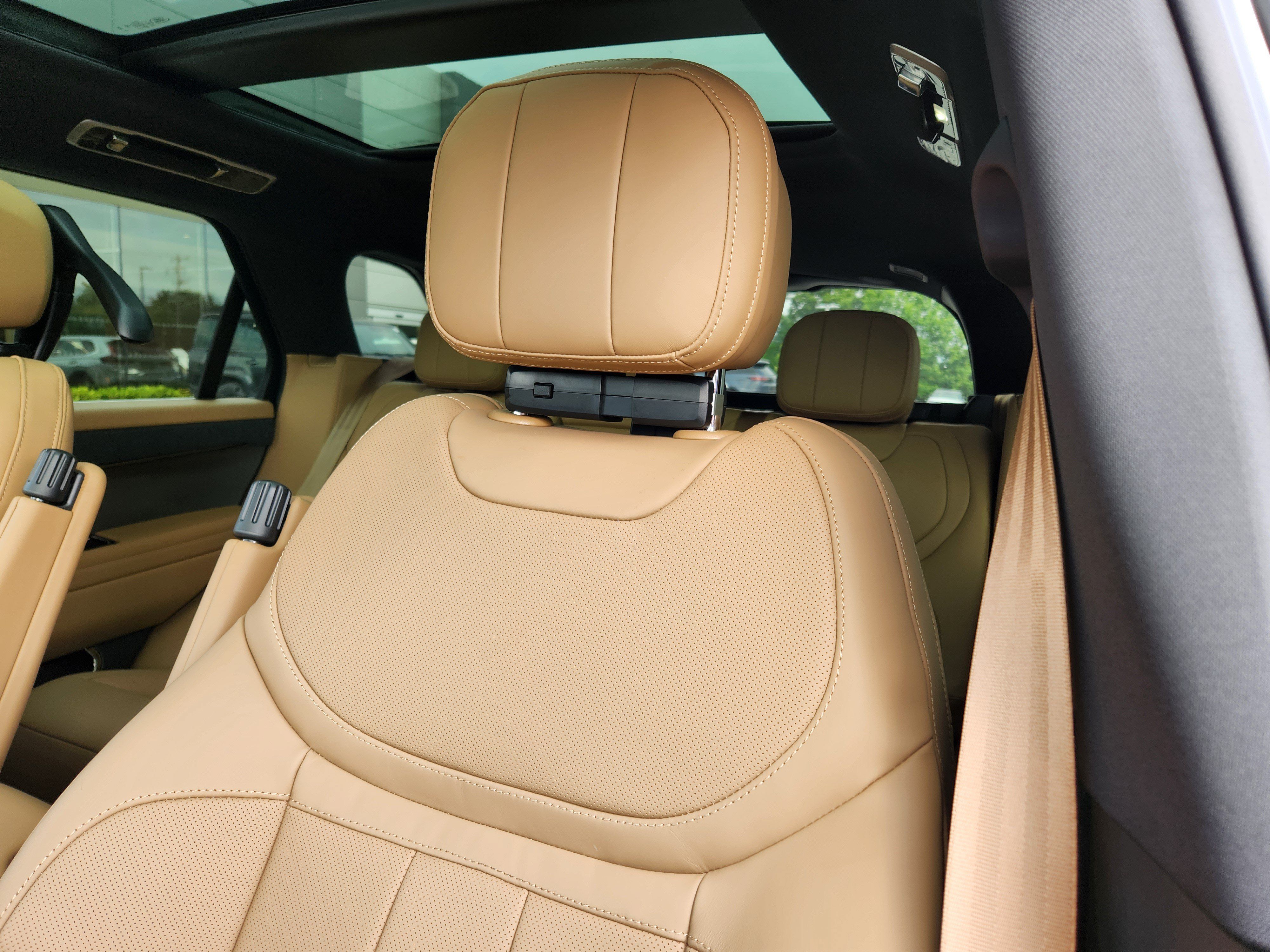 New 2027 Land Rover Range Rover Sport SE AWD/4WD image 9