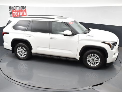 Used 2023 Toyota Sequoia SR5 w/ SR5 Premium Package image 33