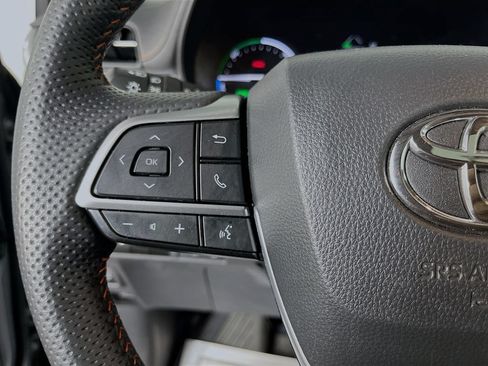 Used 2024 Toyota Sienna XSE AWD/4WD image 15