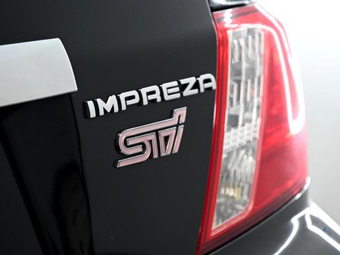 Used 2011 Subaru Impreza WRX STI image 13
