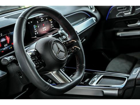 Certified 2025 Mercedes-Benz GLB 250 4MATIC image 15