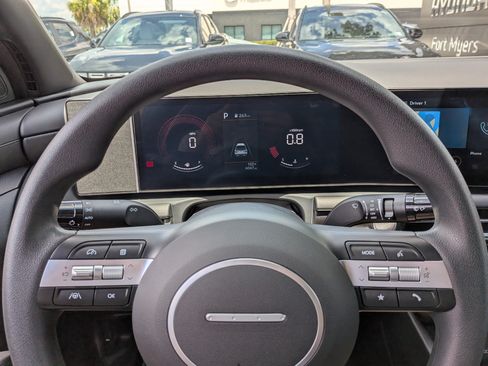 Used 2025 Hyundai Santa Cruz SE FWD image 26