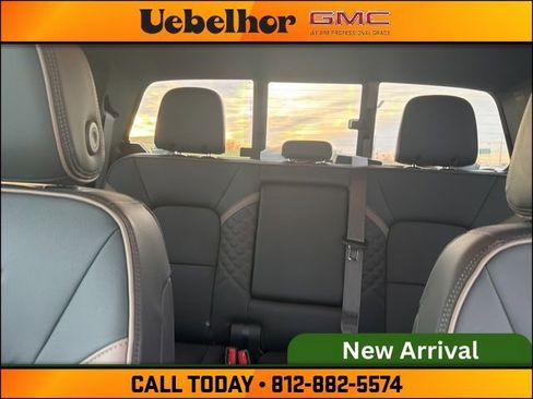 Used 2023 GMC Canyon Denali image 19