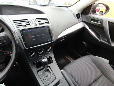 Used 2012 MAZDA MAZDA3 i Touring FWD image 11