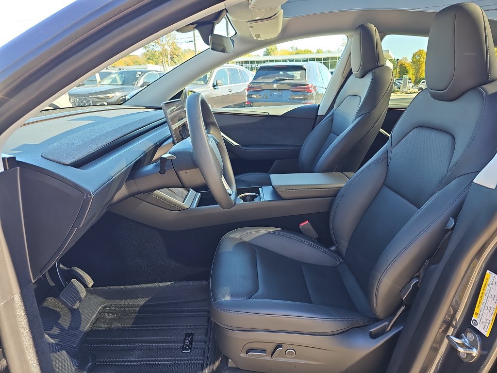 Used 2026 Tesla Model Y Long Range AWD/4WD image 9