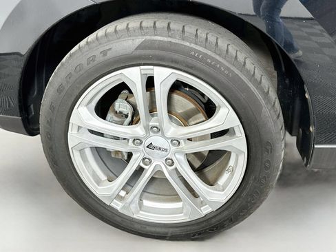 Used 2010 Hyundai Tucson Limited w/ Premium Pkg 4 AWD/4WD image 32