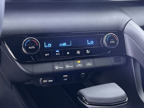 Used 2025 Hyundai Elantra Sport image 20